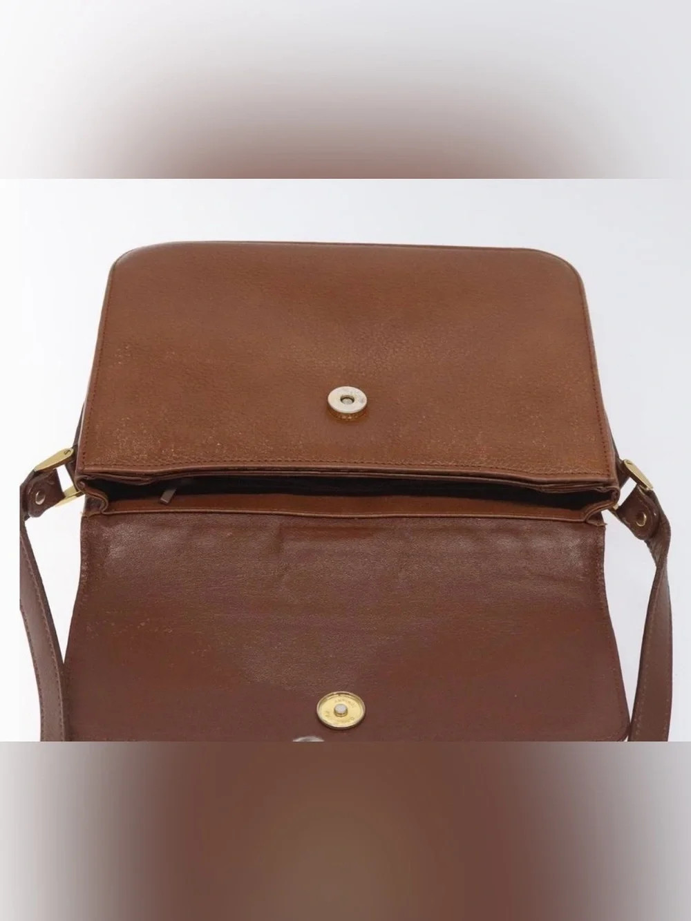 Burberrys Vintage Tan pebbled  Leather Messenger Bag with Embossed Logo